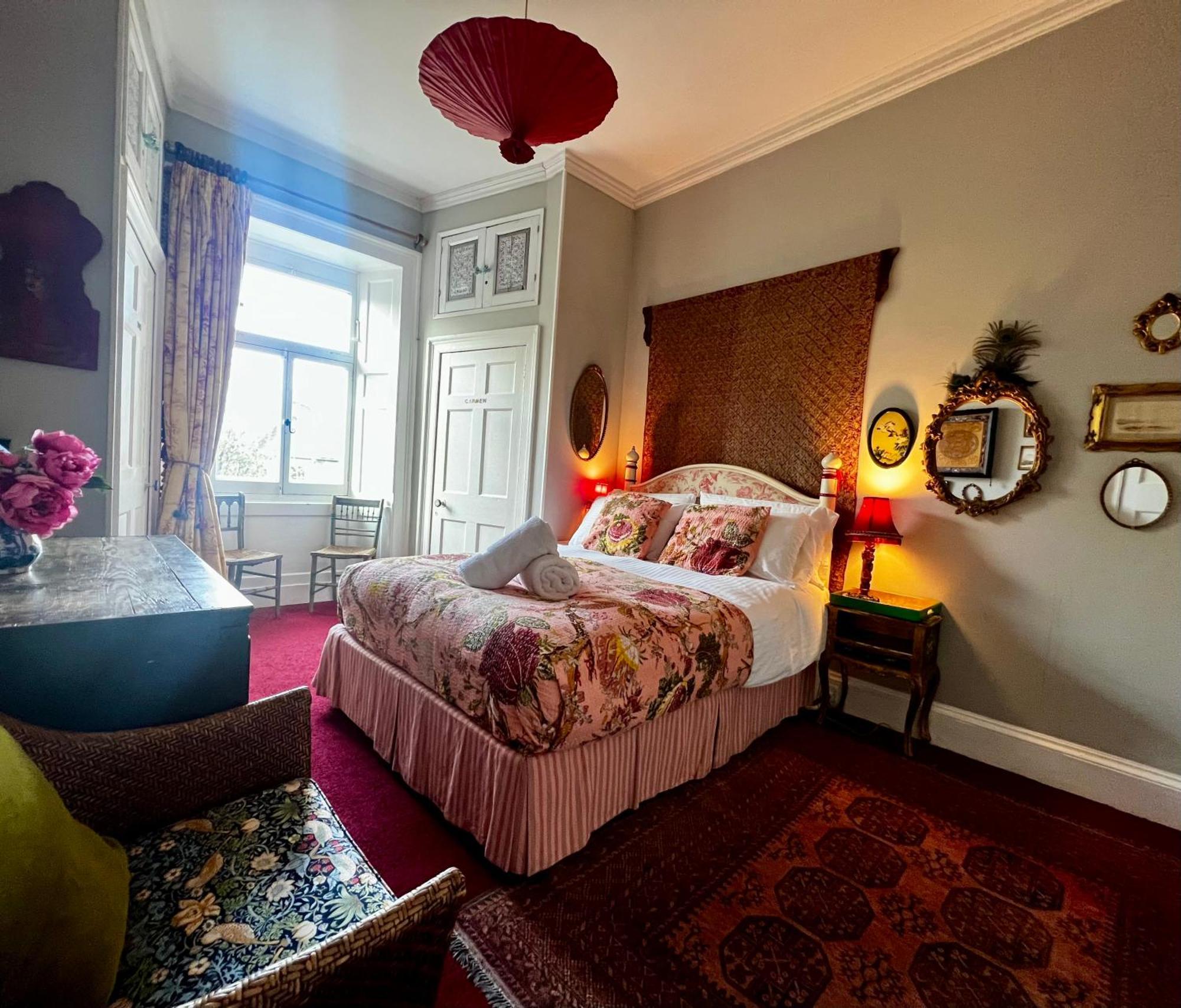Central Apartment With Parking, Original Art And Antiques Единбург Екстер'єр фото